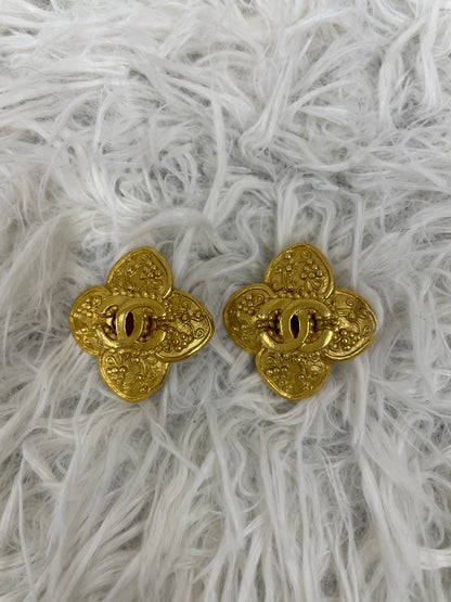 Chanel Gold Earrings A-19687