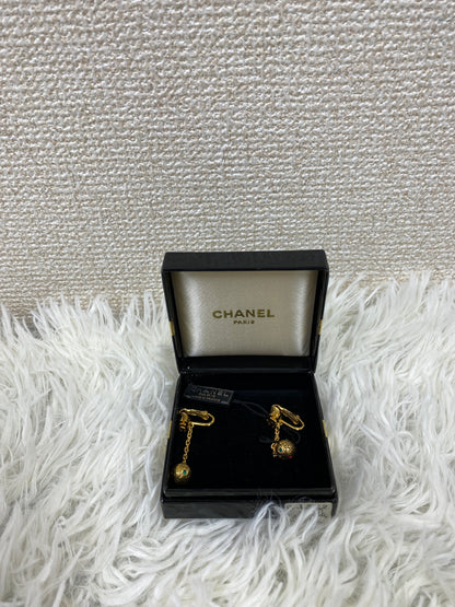 Chanel Gold Earrings A-19726