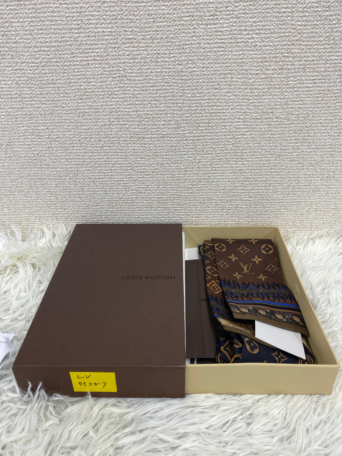 Louis Vuitton Brown Scarves A-19730