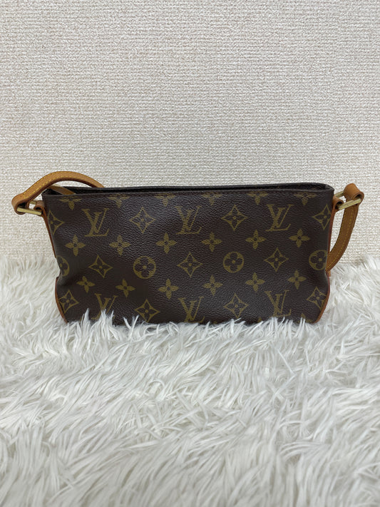 Louis Vuitton Brown Shoulder Bags A-19763