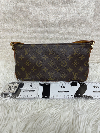 Louis Vuitton Brown Shoulder Bags A-19763