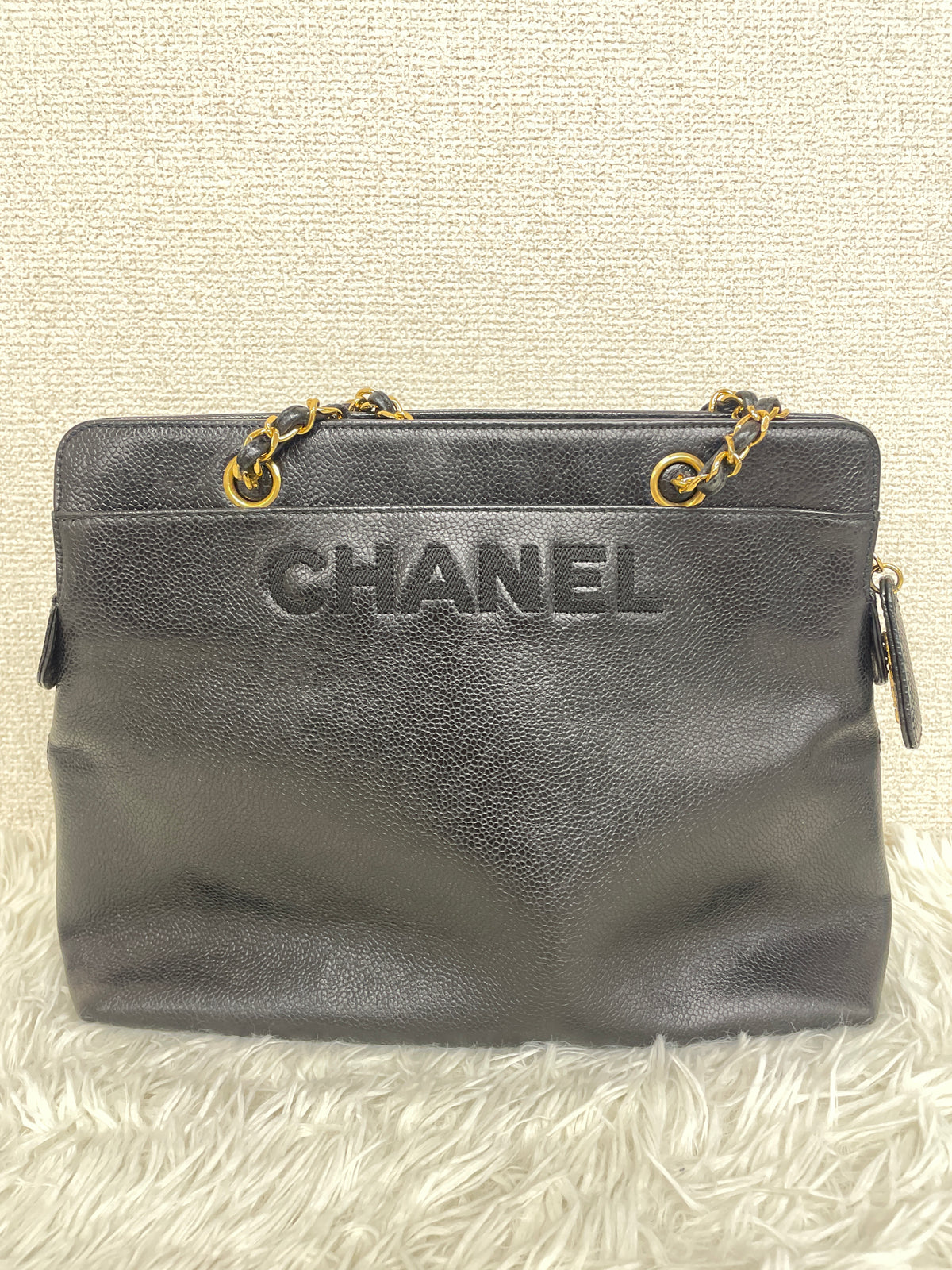 Chanel Black Tote Bags A-19764