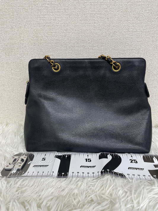 Chanel Black Tote Bags A-19764