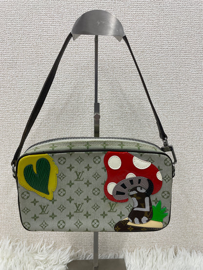 Louis Vuitton Green Pouches A-19774
