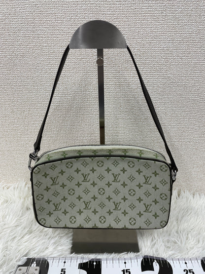 Louis Vuitton Green Pouches A-19774