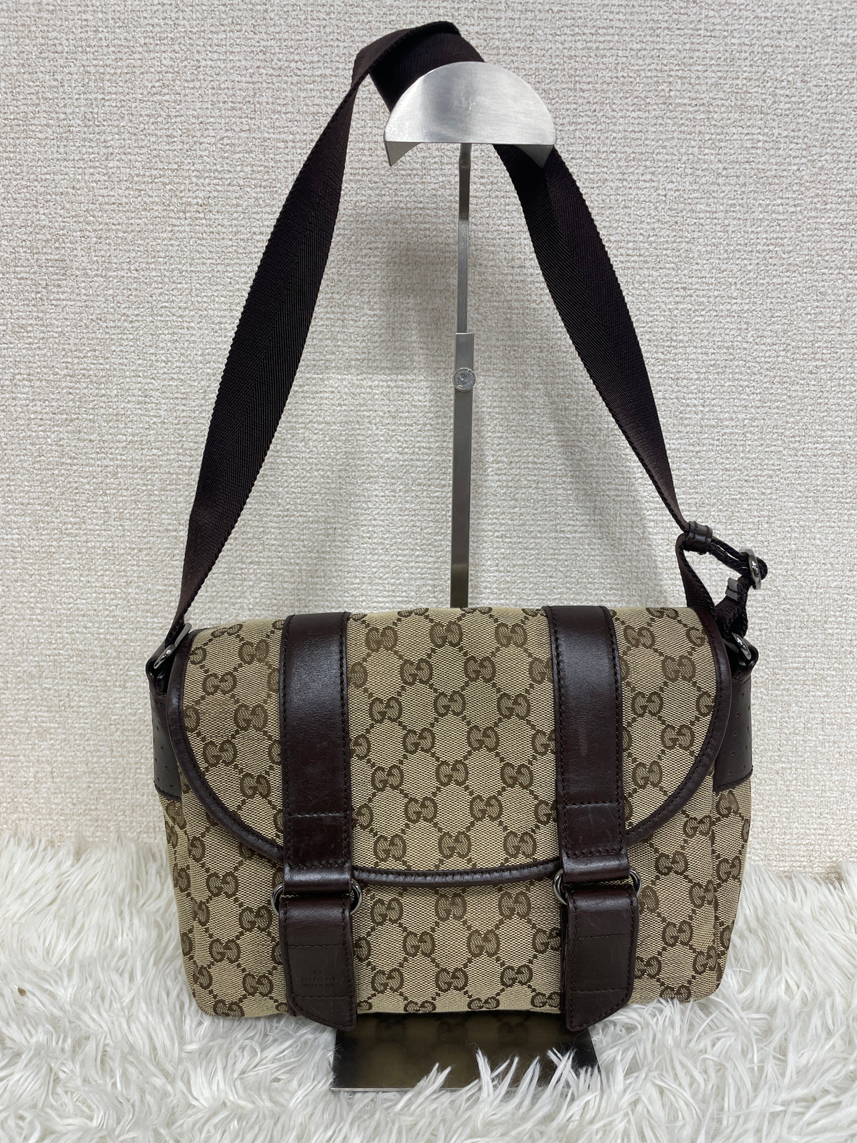 Gucci Beige Shoulder Bags A-19778