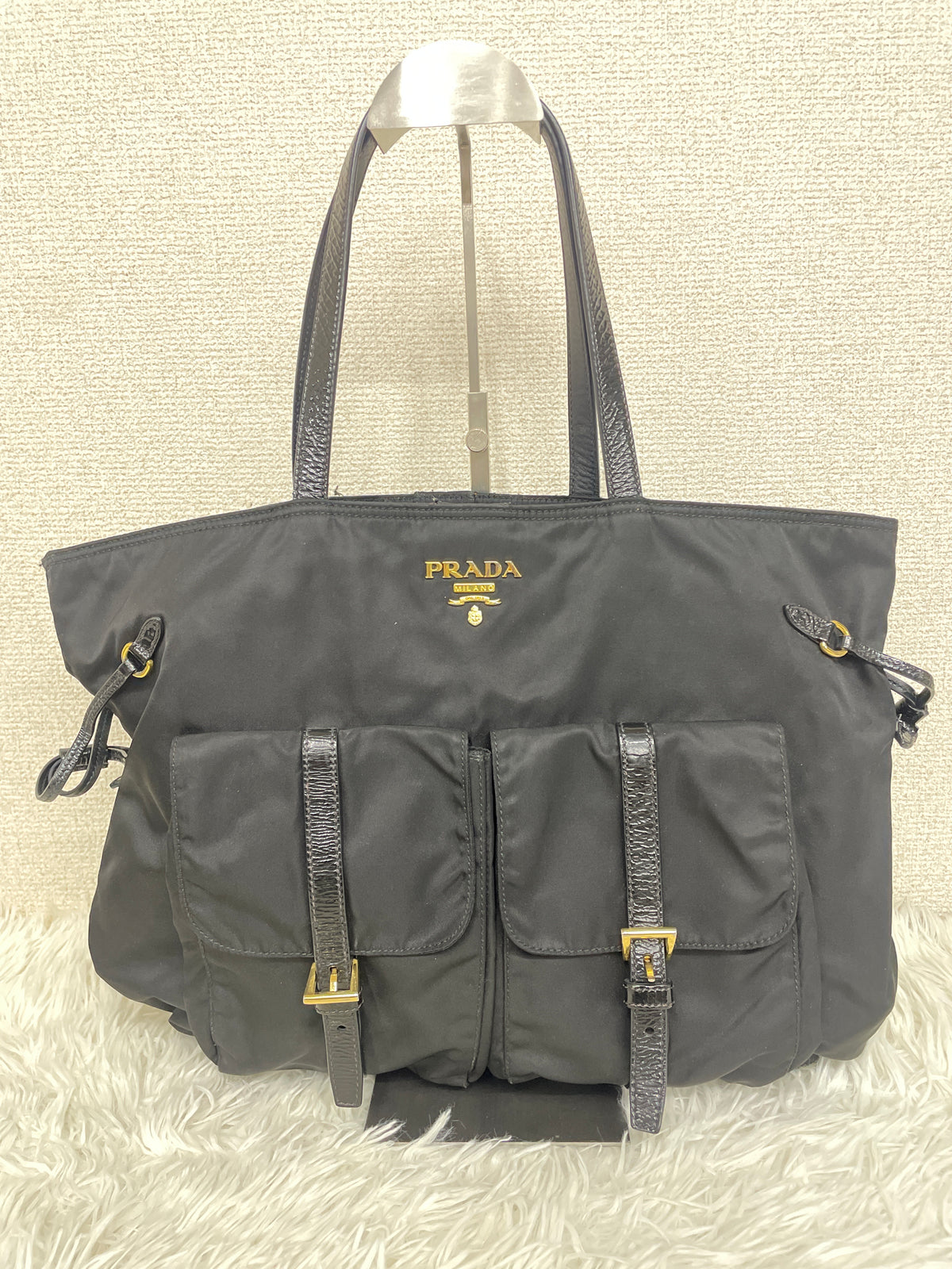 Prada Black Handle Bags A-19780