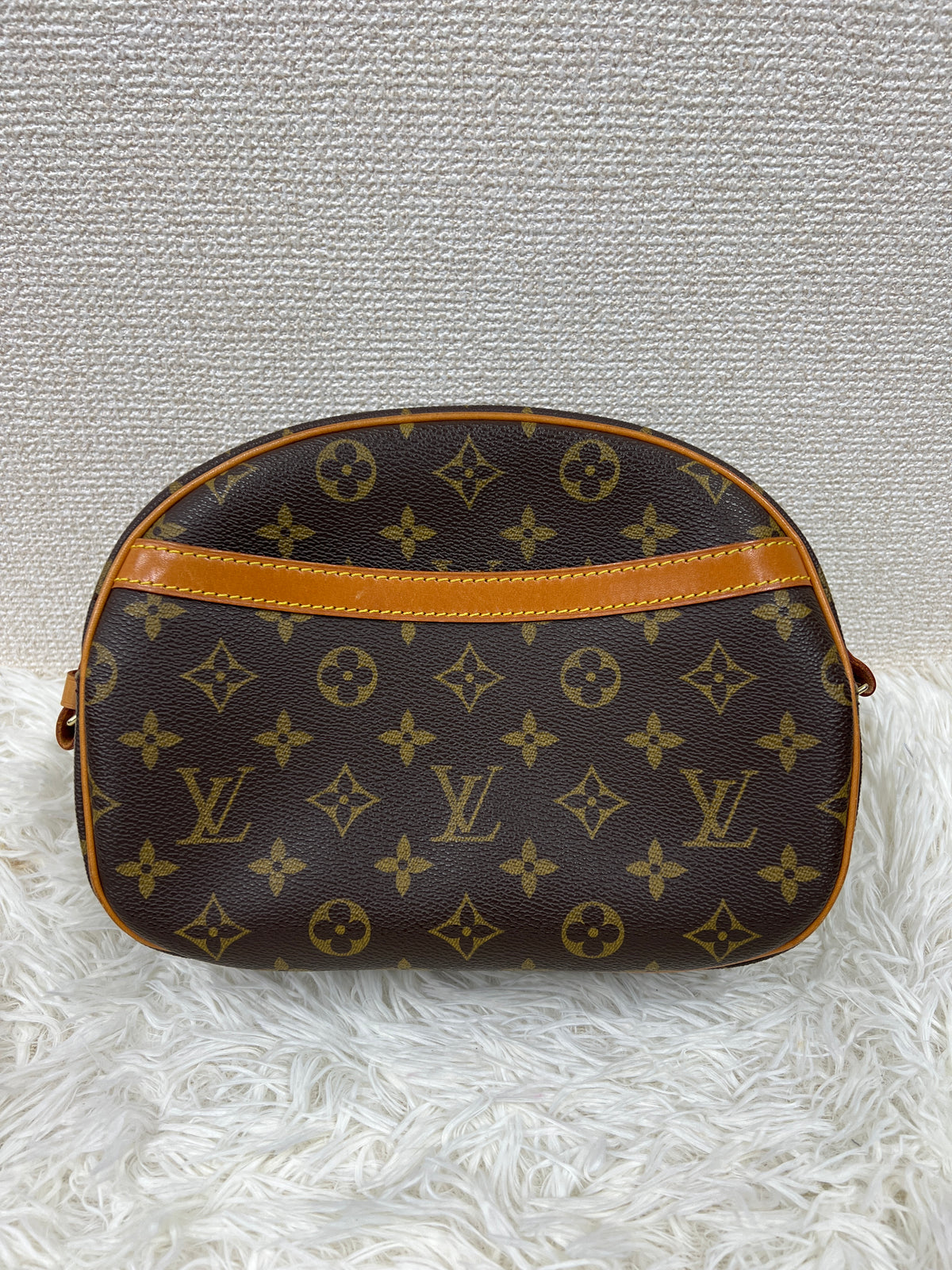 Louis Vuitton Shoulder Bags A-19795