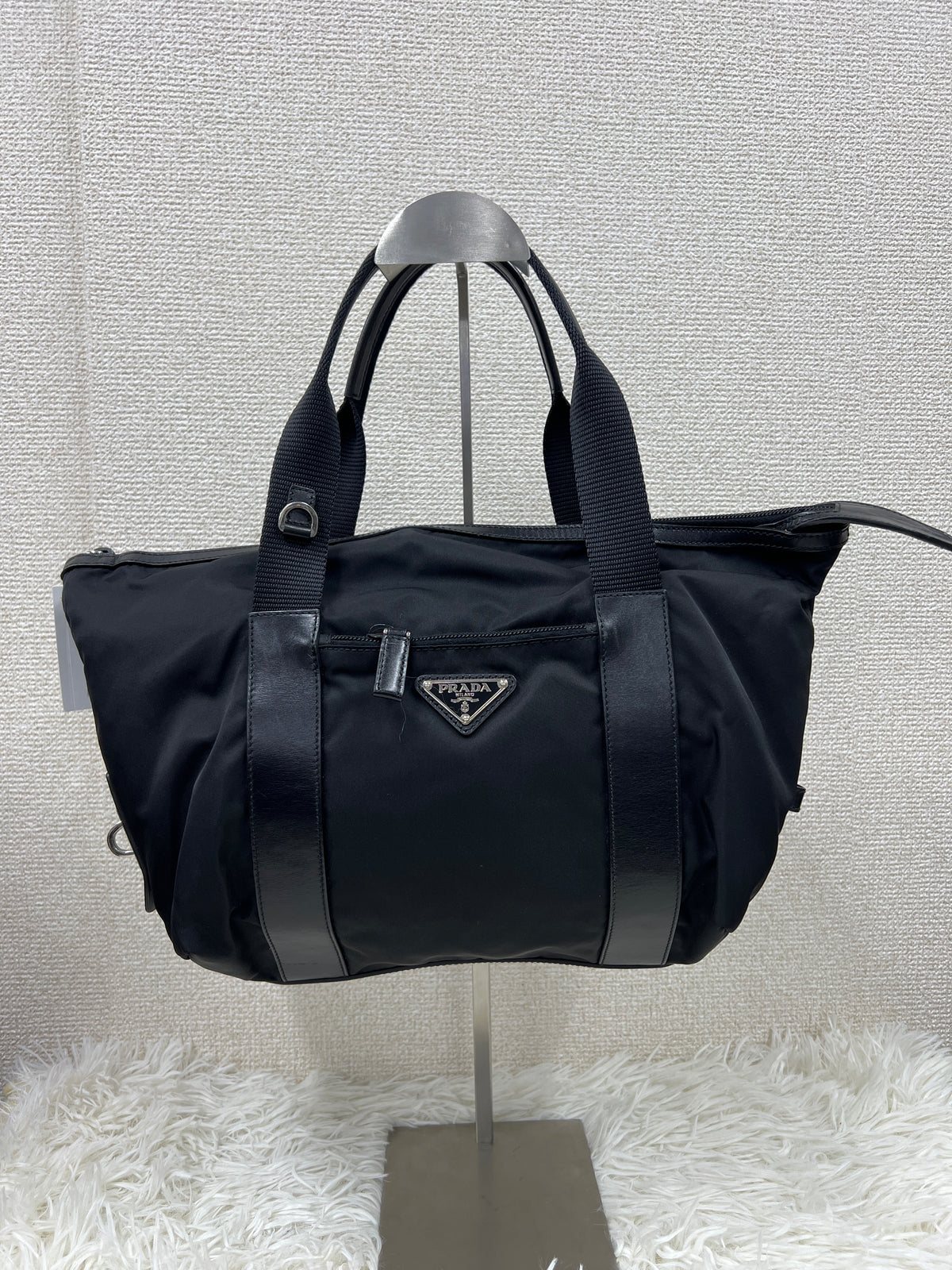 Prada Black Tote Bags A-19797