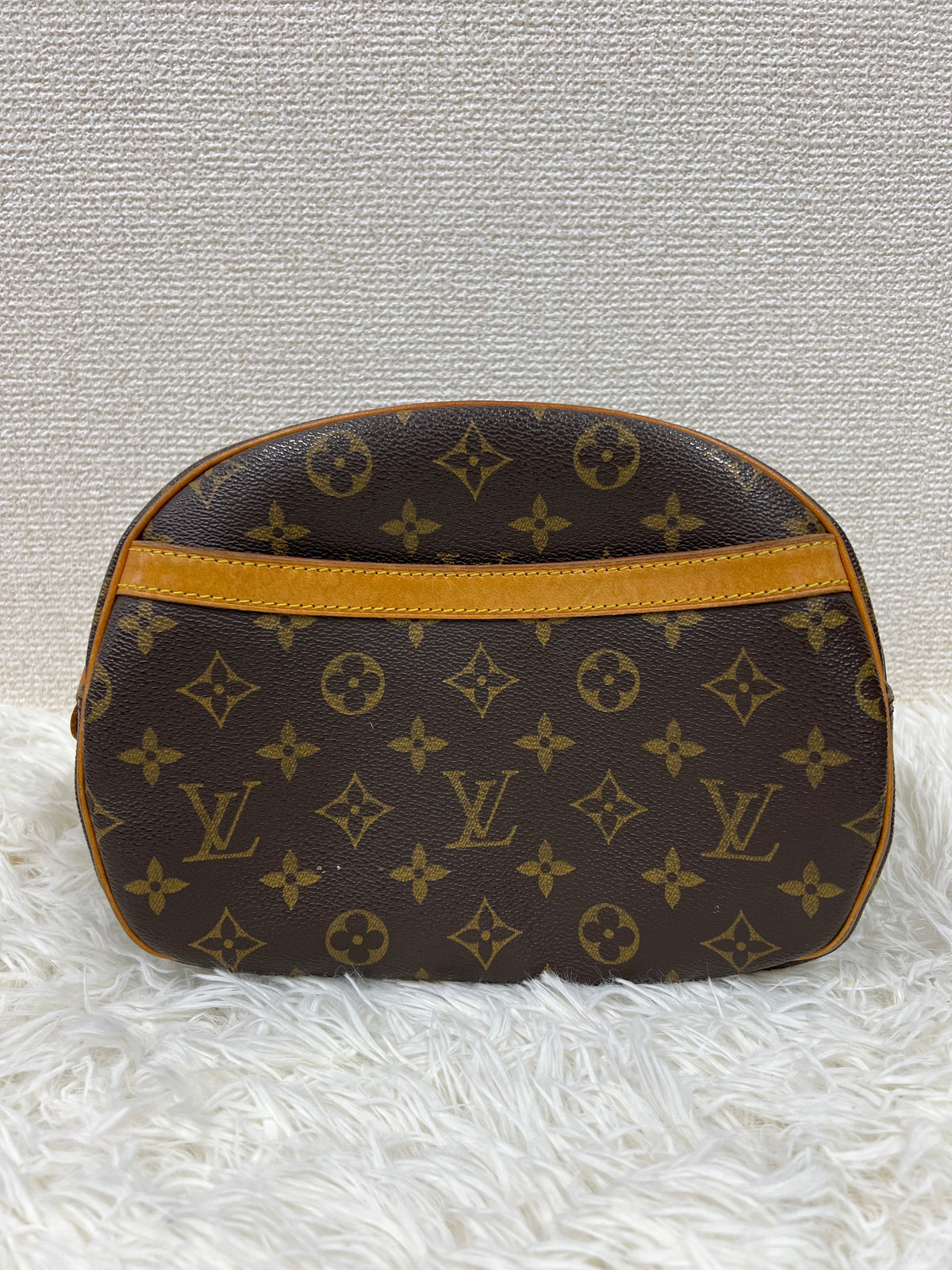 Louis Vuitton Shoulder Bags A-19817