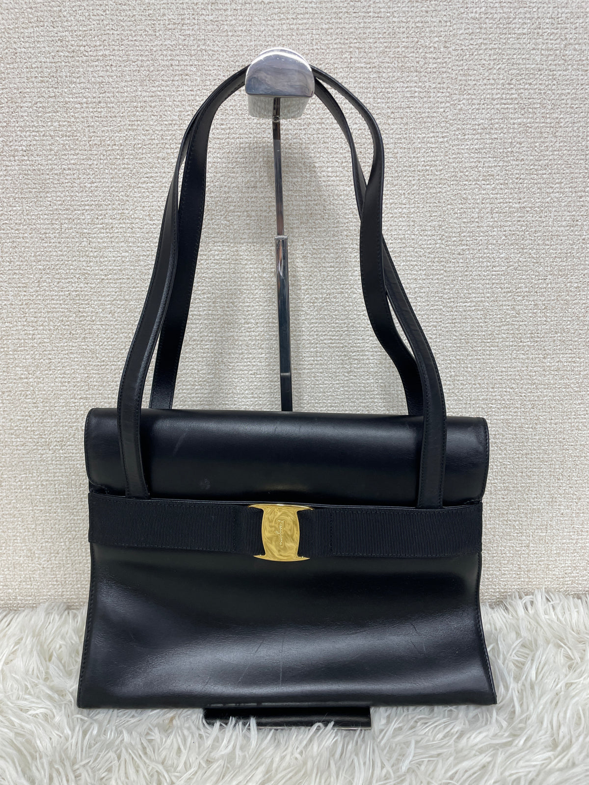 Ferragamo Black Handle Bags A-19828