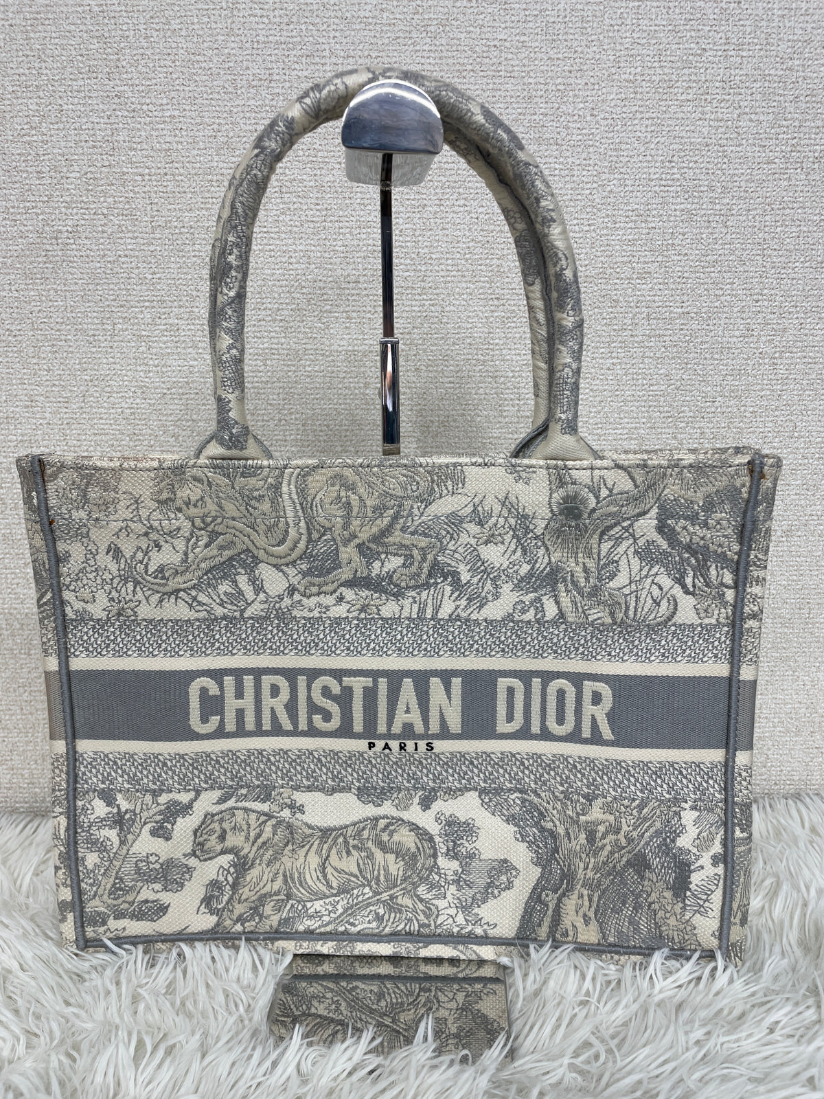 Dior White Tote Bags A-19830