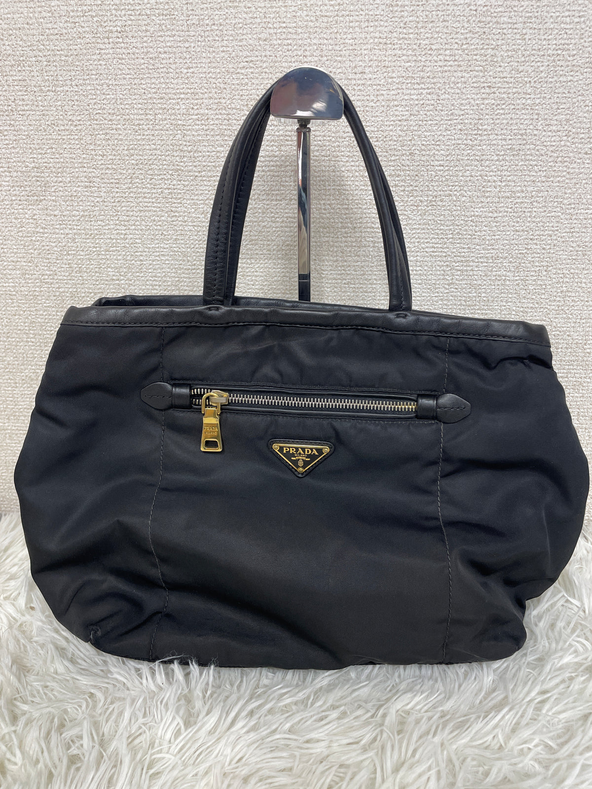 Prada Black Handle Bags A-19894