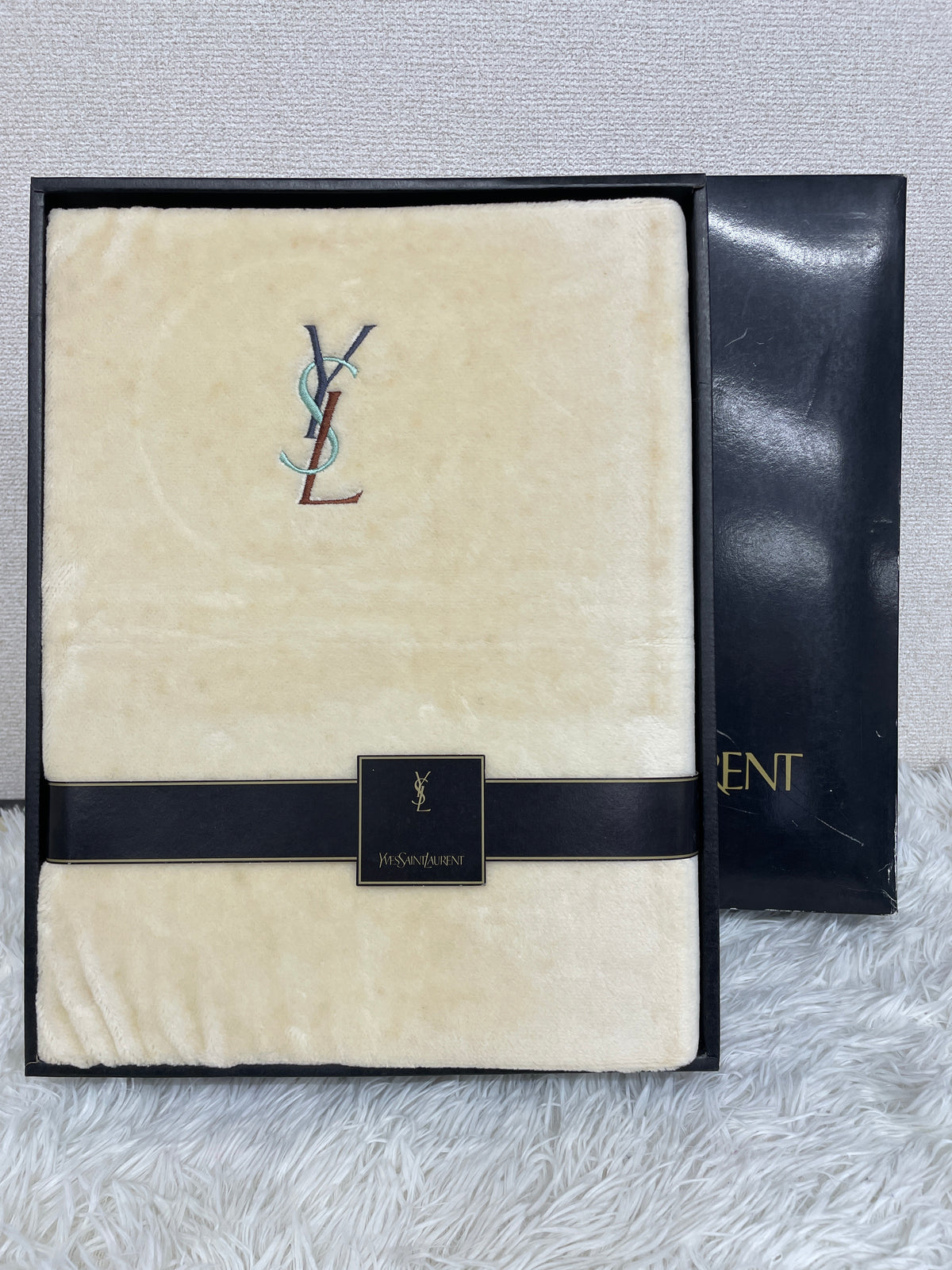 Saint Laurent White A-19914