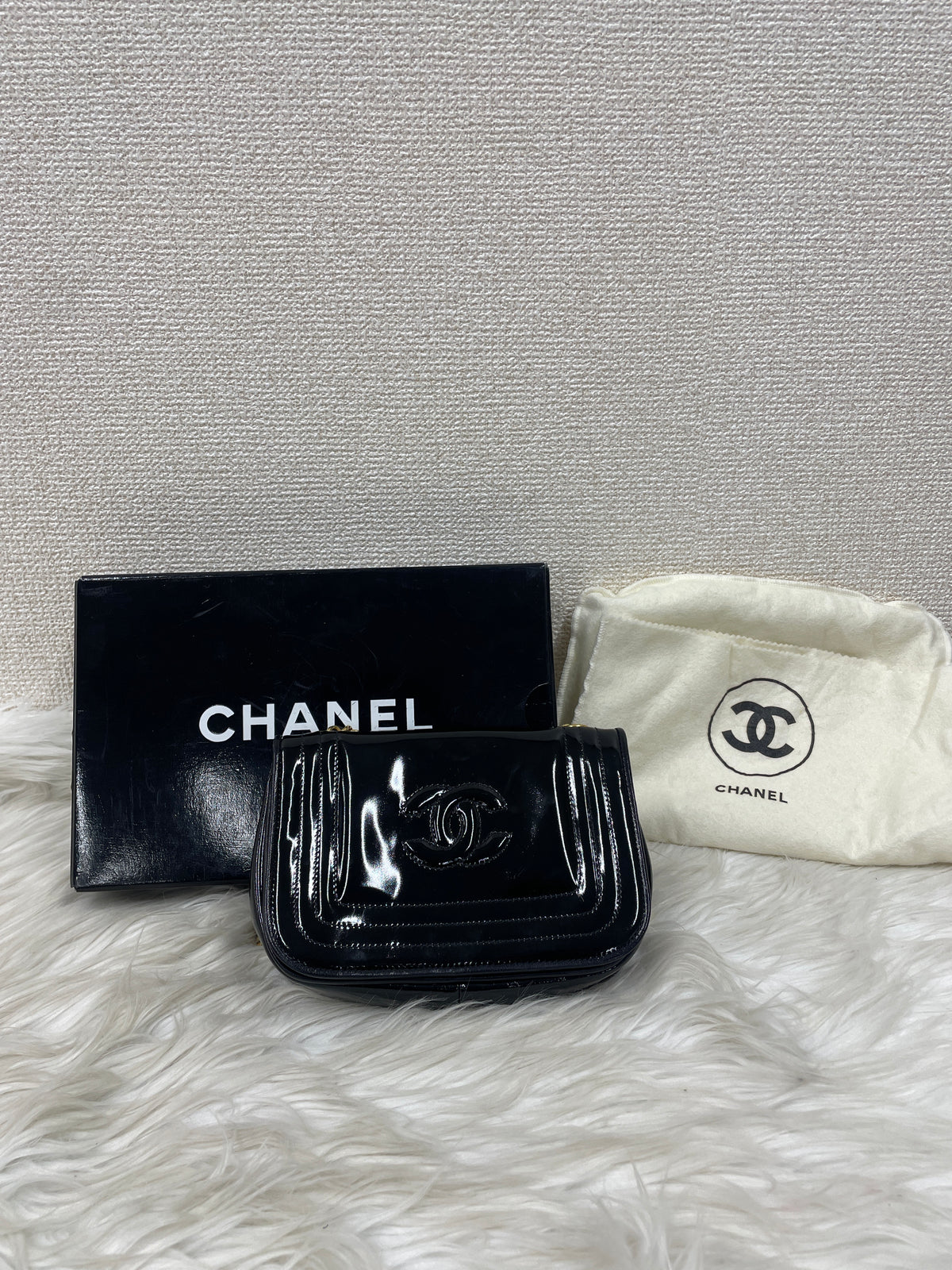 Chanel Black Shoulder Bags A-19963