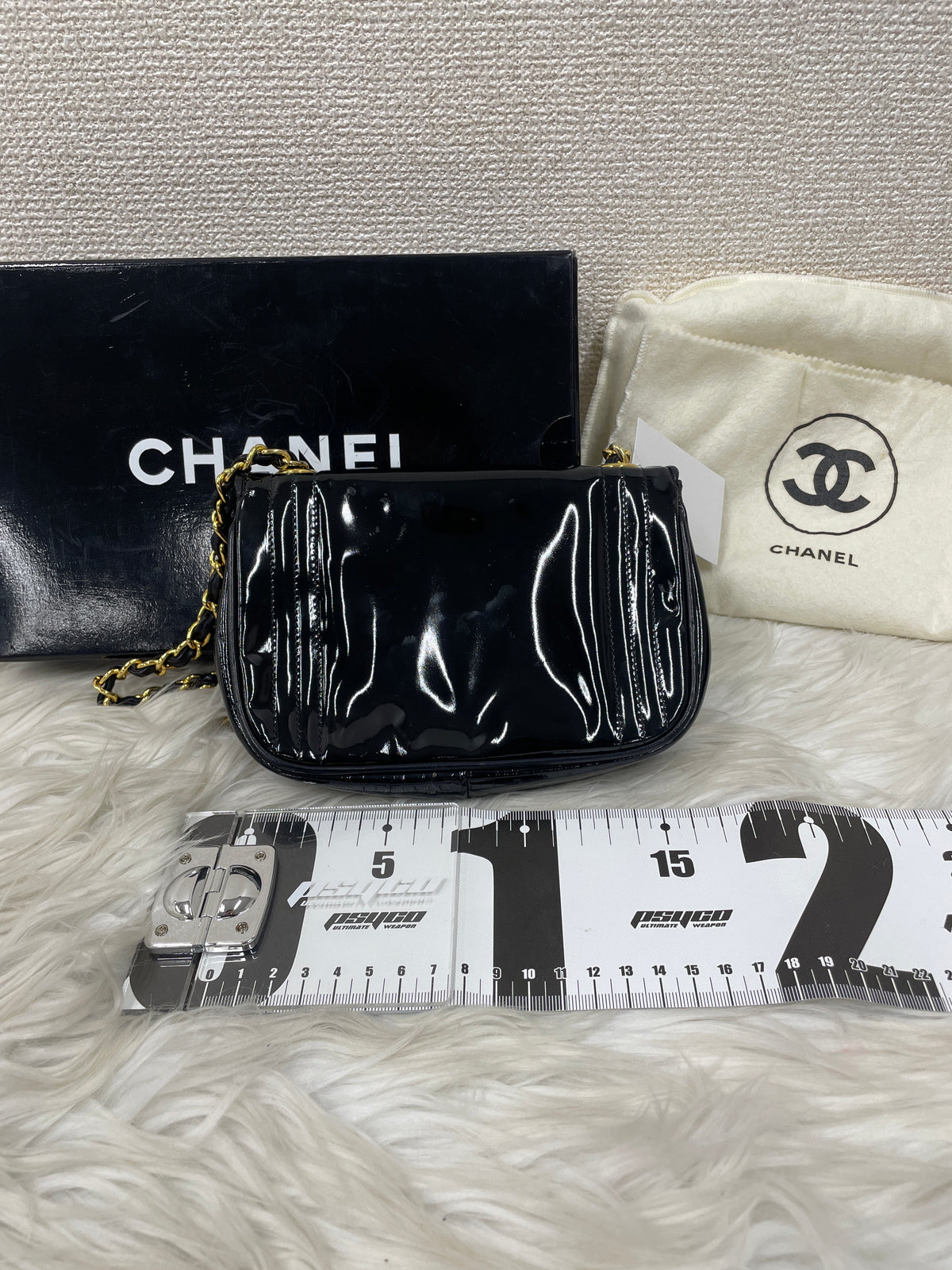 Chanel Black Shoulder Bags A-19963