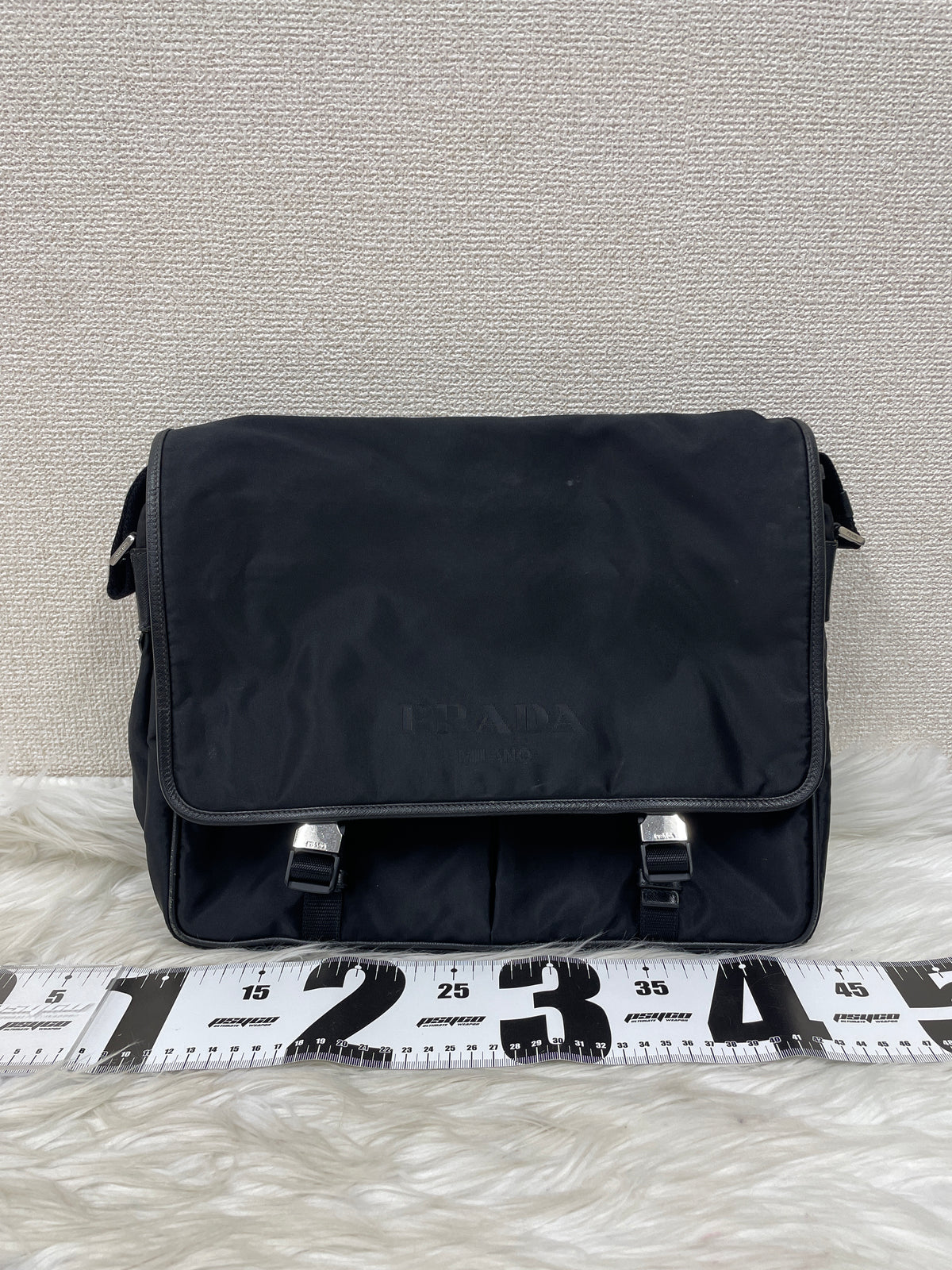 Prada Black Shoulder Bags A-19995