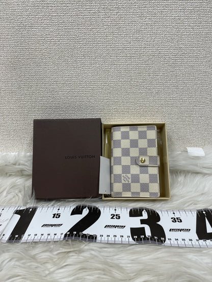 Louis Vuitton White Wallets A-20138
