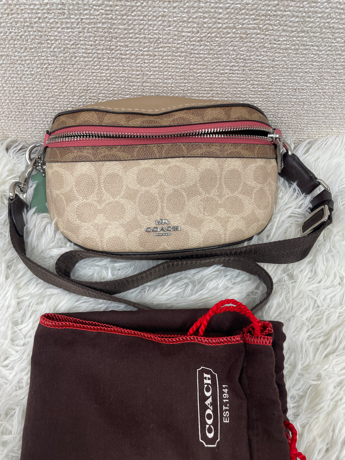 Coach Beige Shoulder Bags B-19234