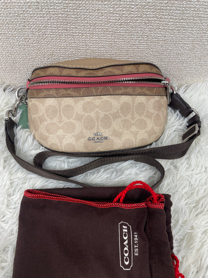Coach Beige Shoulder Bags B-19234