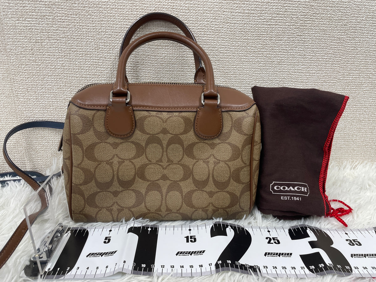 Coach Multicolor Shoulder Bags B-19235