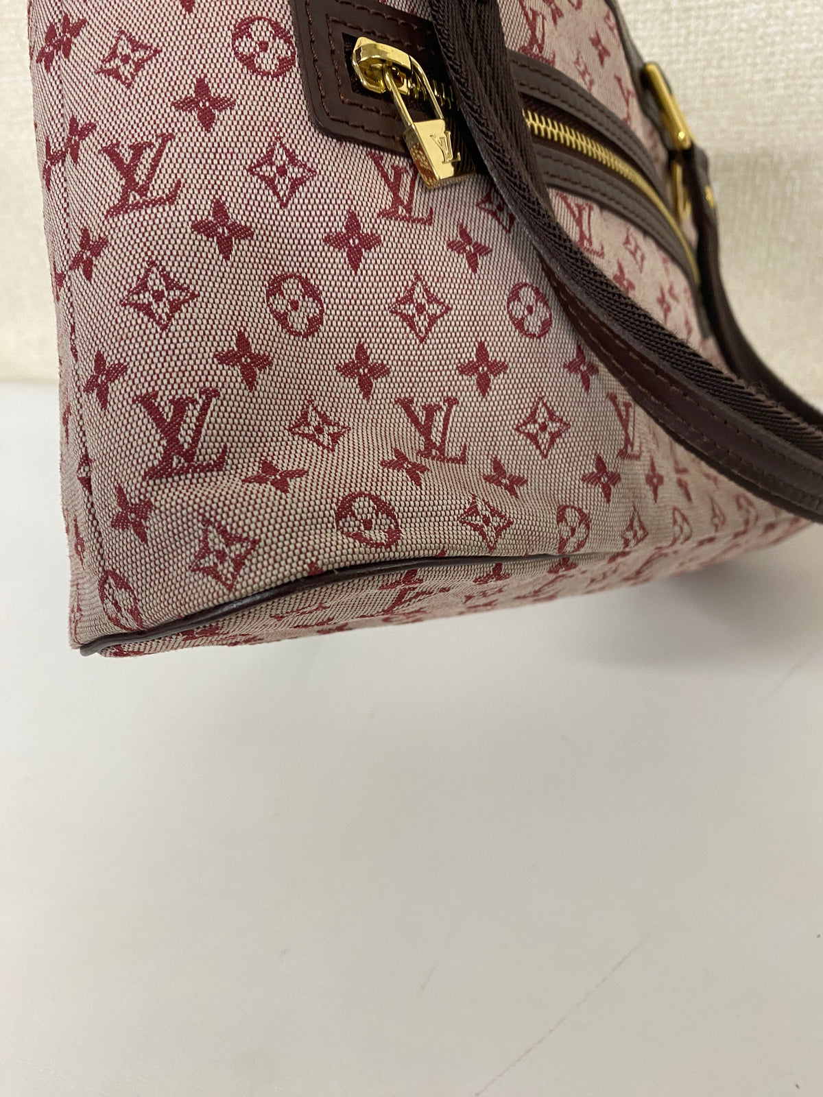 Louis Vuitton Pink Shoulder Bags A-17820