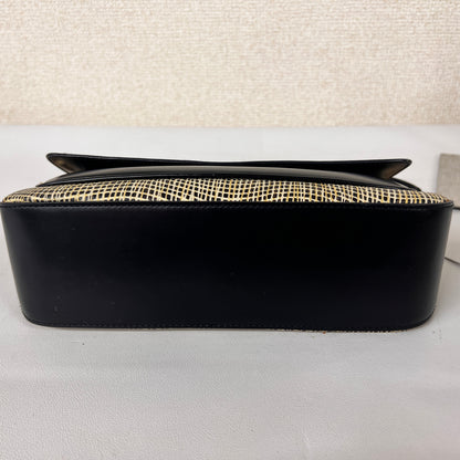 Ferragamo Black Shoulder Bags A-16433