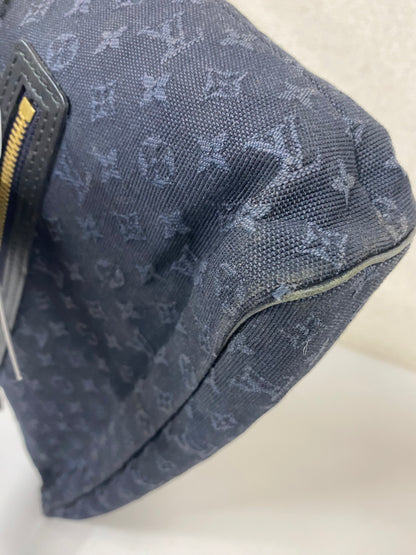 Louis Vuitton Navy Shoulder Bags A-17787