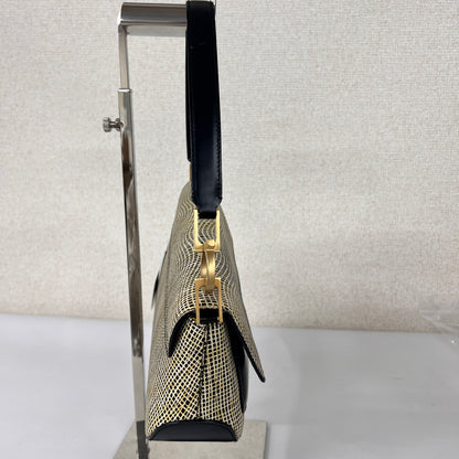 Ferragamo Black Shoulder Bags A-16433