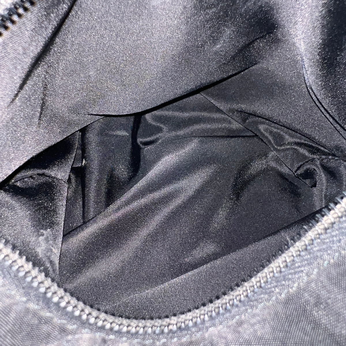 Prada Black Tote Bags A-16719