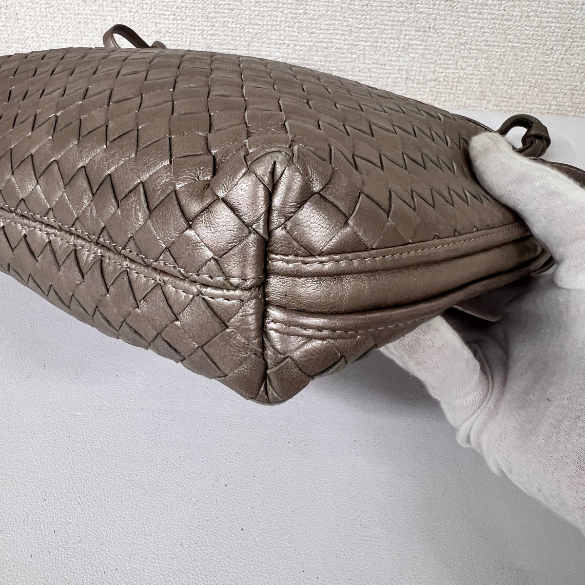 Bottega Veneta Silver Shoulder Bags A-16836