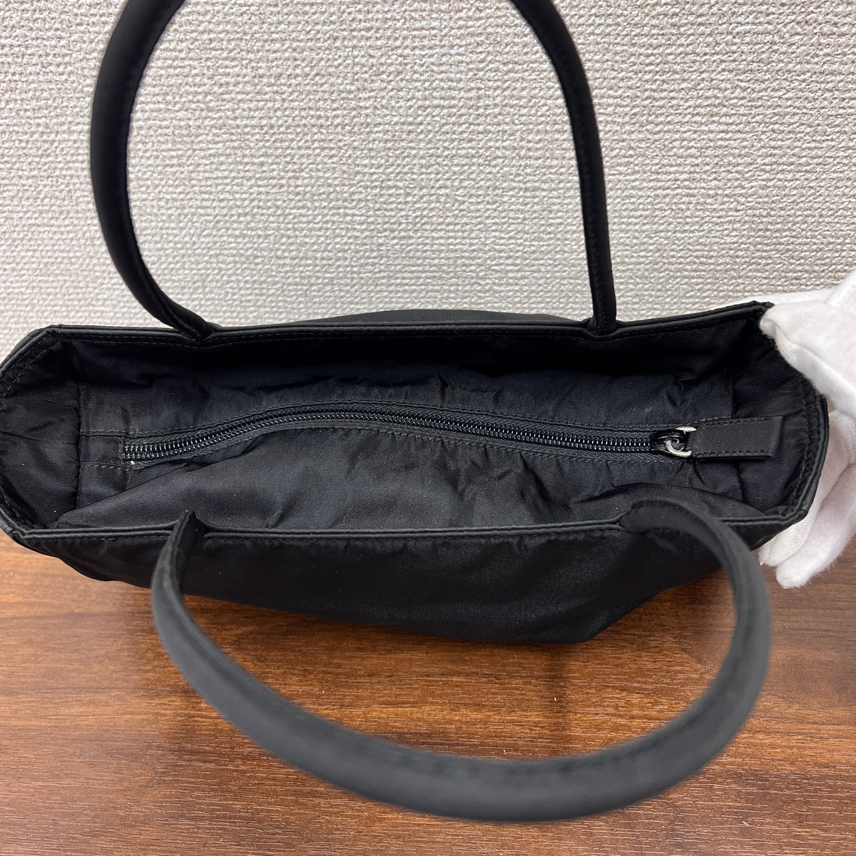 Prada Black Handle Bags A-16670