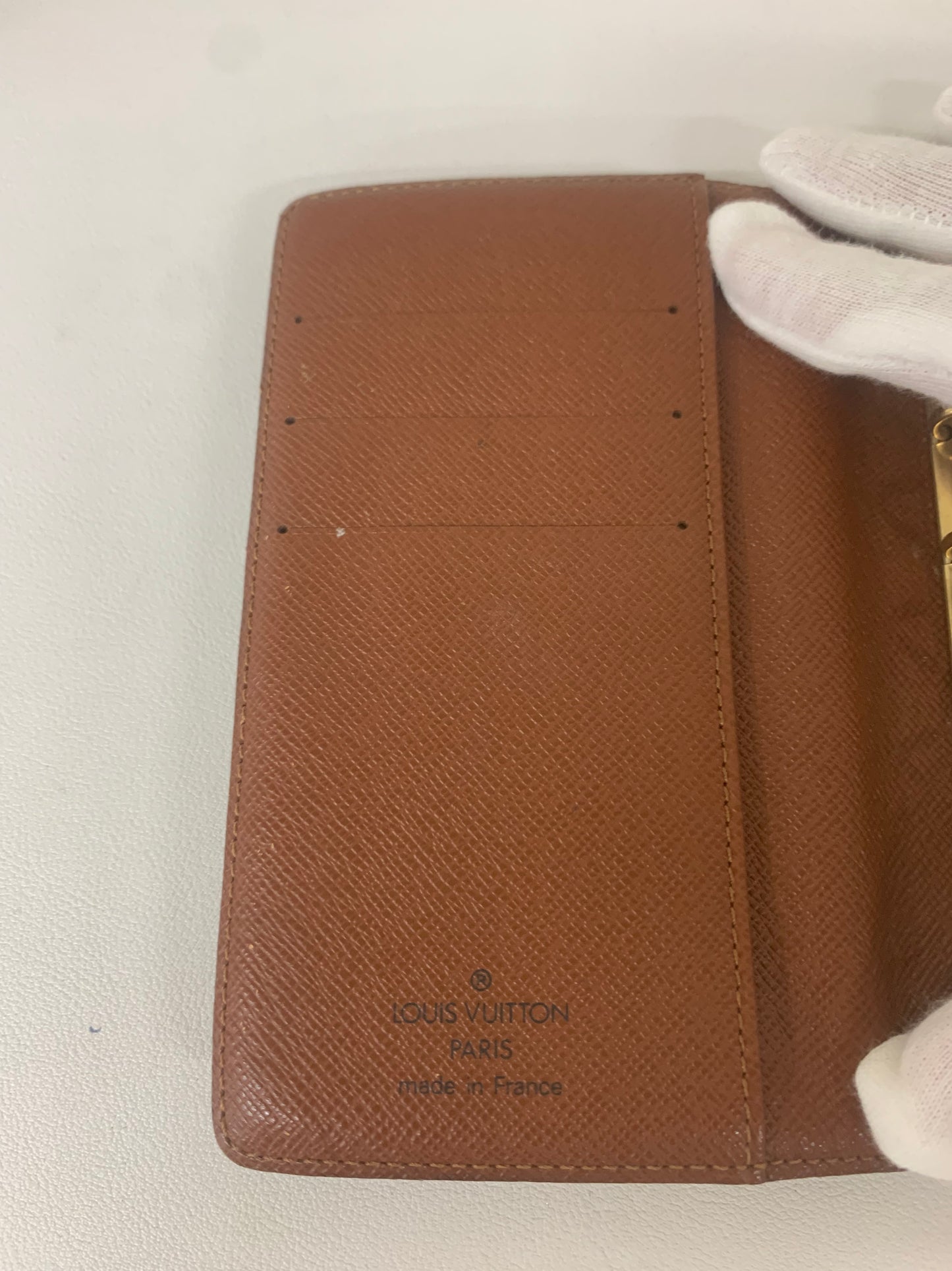 Louis Vuitton Brown A-17326