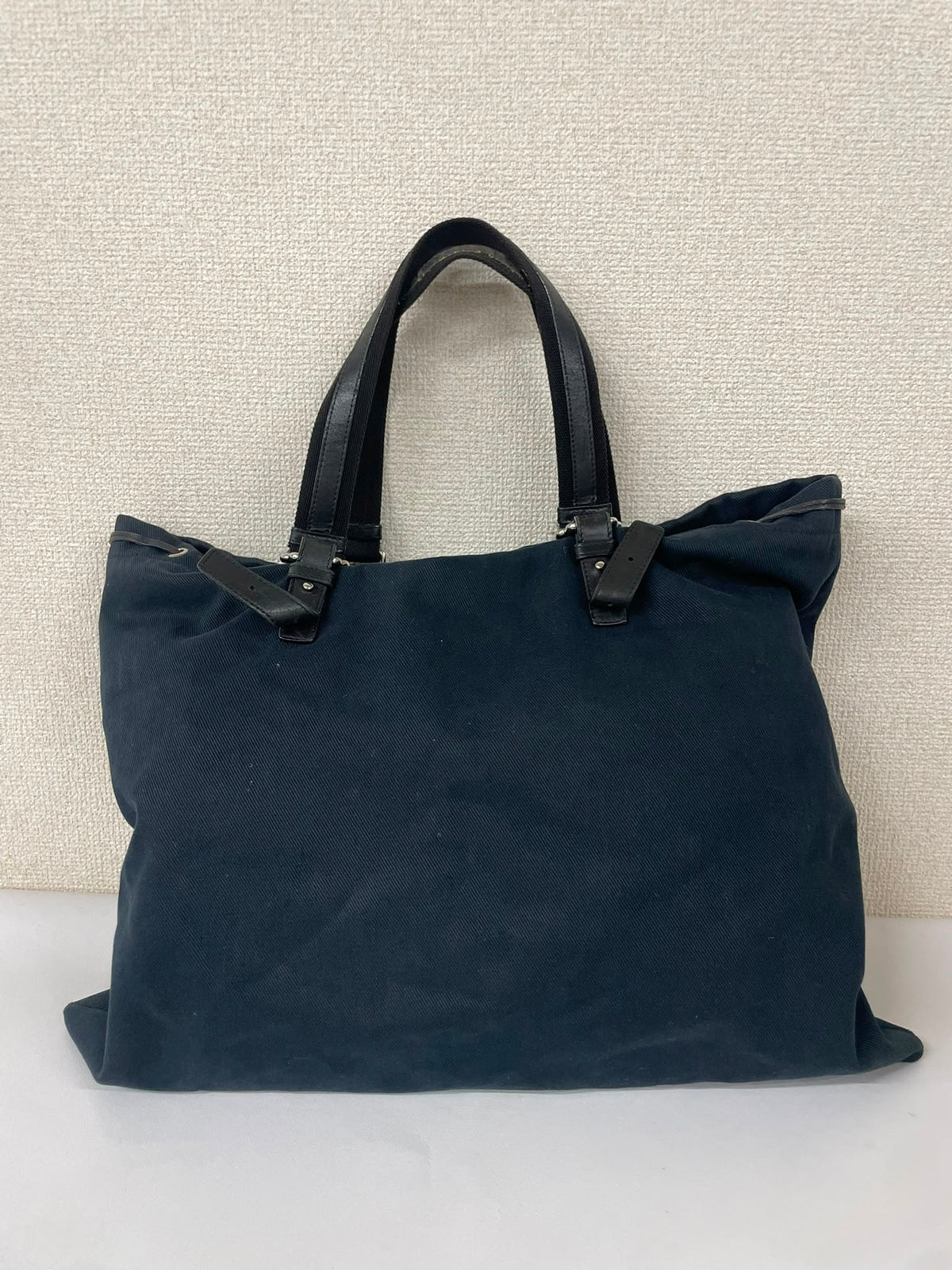 Saint Laurent Black Tote Bags A-16454